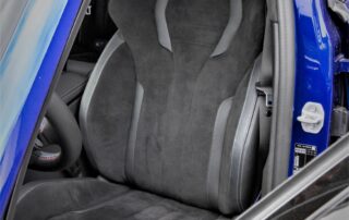 BMW M5 Sitz mit Alcantara und Leder bezogen