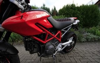 Ducati Hypermotard Sitz neu beziehen.