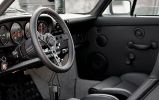 Porsche Innenausstattung mit Momo Lenkrad