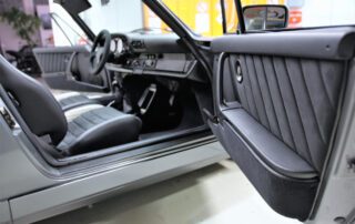 Porsche 911 G Modell Türen neu beziehen