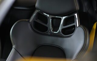Porsche Spyder Sitz gelbe Nähte
